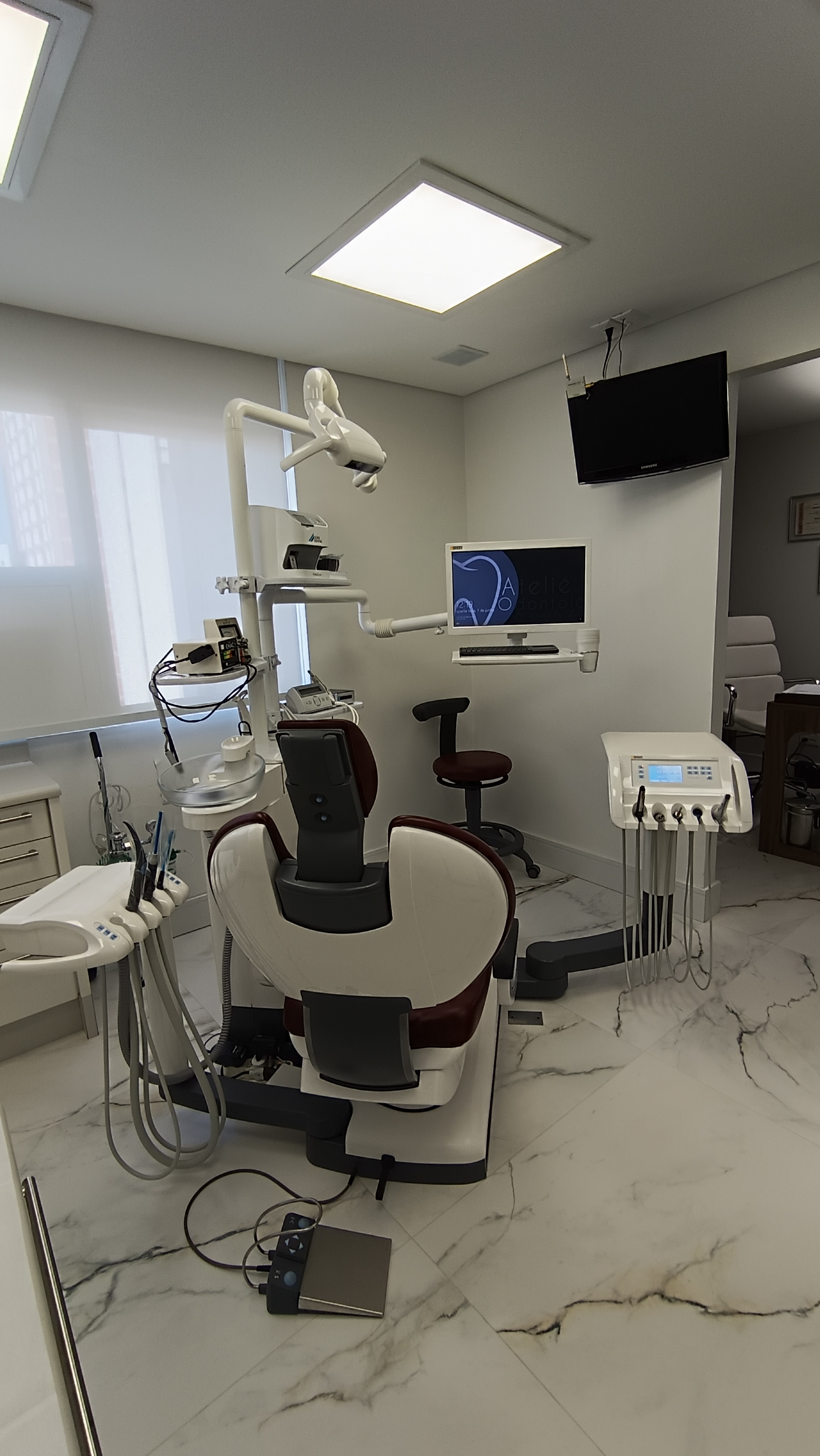 Consultório do Ateliê da Odontologia com vista para o escritório